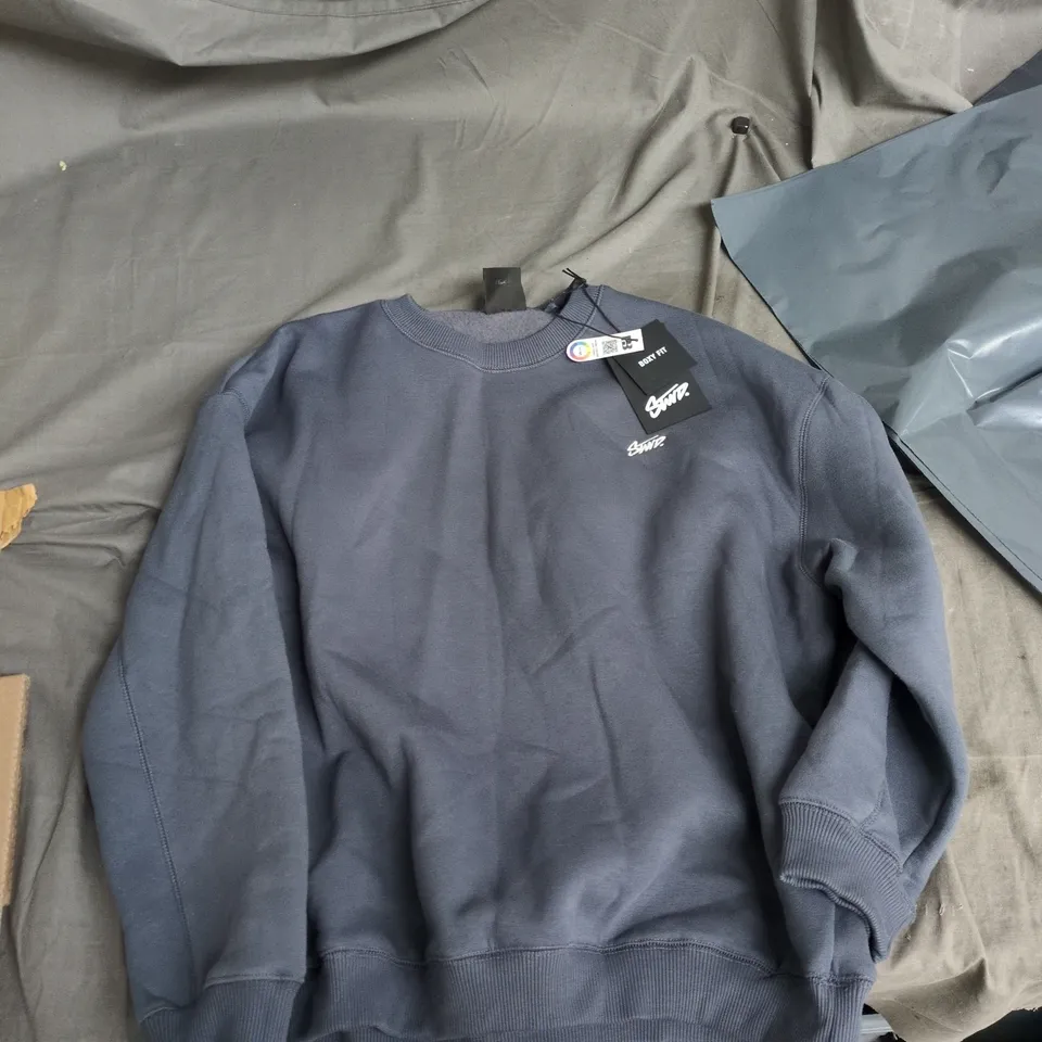 SWD NAVY BLUE SWEATSHIRT – SIZE M (EU 38 / US M)