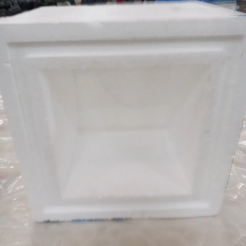 PALLET OF APPROXIMATELY 20 POLYSTYRENE CONTAINERS