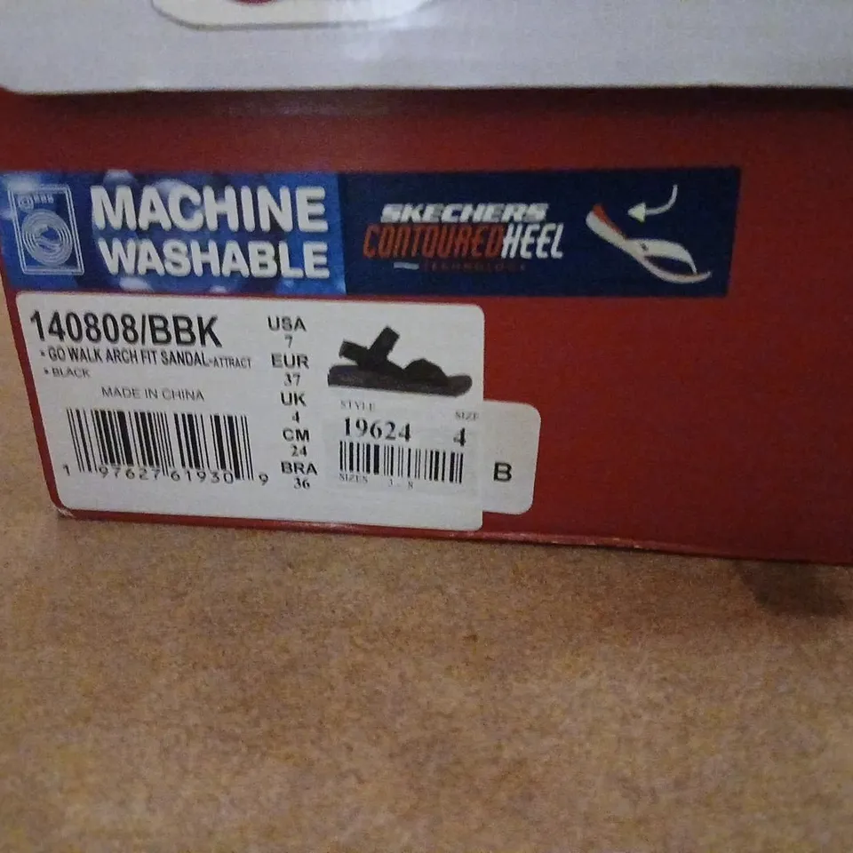 SKECHERS ARCH FIT SANDALS – BLACK, UK 4