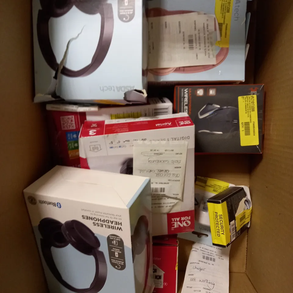 APPROXIMATELY 20 ASSORTED ELECTRICAL PRODUCTS TO INCLUDE DVD PLAYER, POWER BANK, GAMING HEADSET ETC 