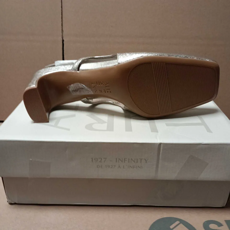 NATURALIZER SILVER SAND METALLIC SLINGBACK HEELS – WOMEN'S, SQUARE TOE, BLOCK HEEL SIZE 4.5