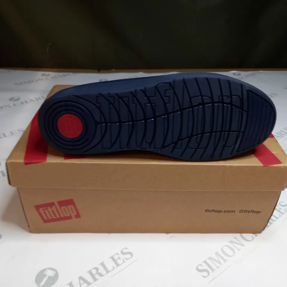 BOXED PAIR OF FIRFLOPS RALLY LEATHER SLIP-ON TRAINERS IN MIDNIGHT NAVY - UK 4