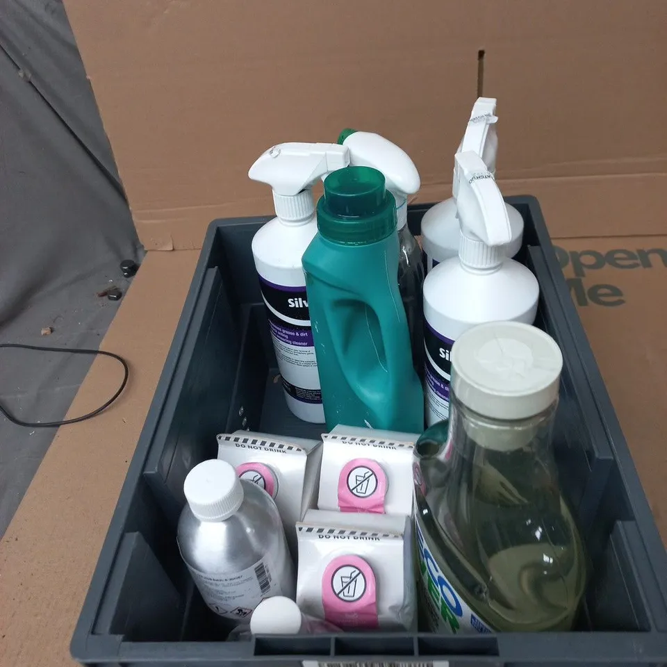 TOTE OF APPROXIMATELY 12 ASSORTED ITEMS TO INCLUDE: PLEDGE WOOD CLEANER 