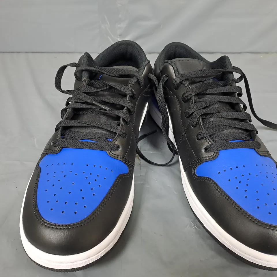 PAIR OF NIKE AIR JORDAN TRAINERS IN BLACK/NAVY - UK 10.5
