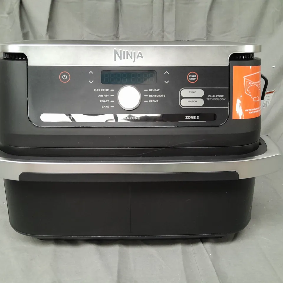 BOXED NINJA 10.4L FOODI FLEXDRAWER DUAL AIR FRYER AF500UK IN BLACK
