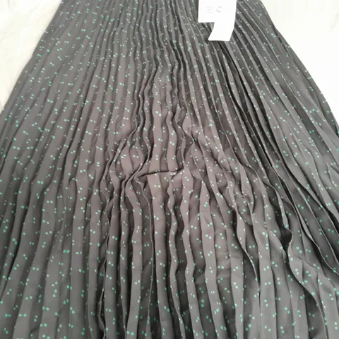 UNI QLO WOMEN PLEATED SKIRT - S
