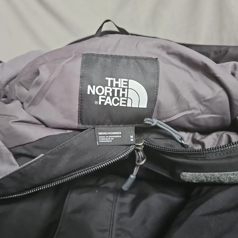 THE NORTH FACE BLACK MEDIUM COAT 