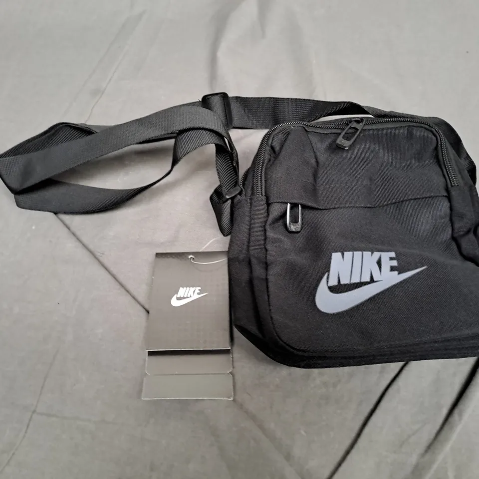 NIKE MANBAG BLACK 