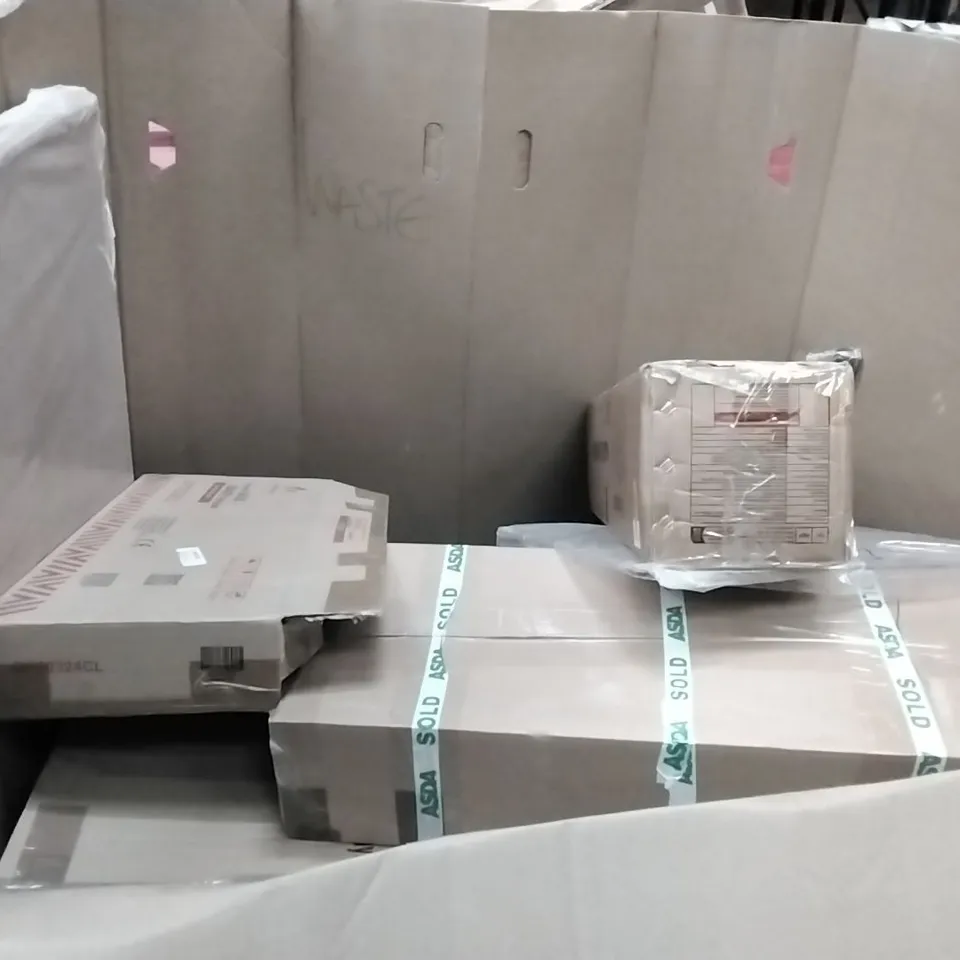 PALLET OF ASSORTED ITEMS TO INCLUDE: PLAYPENS, ELECTRONIC KEYBOARD, MATTRESS/MATTRESS TOPPER (UNSPECIFIED), SUITCASE ECT
