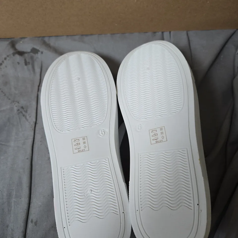 URBAN JACKS WHITE LACE-UP SNEAKERS, UK 6