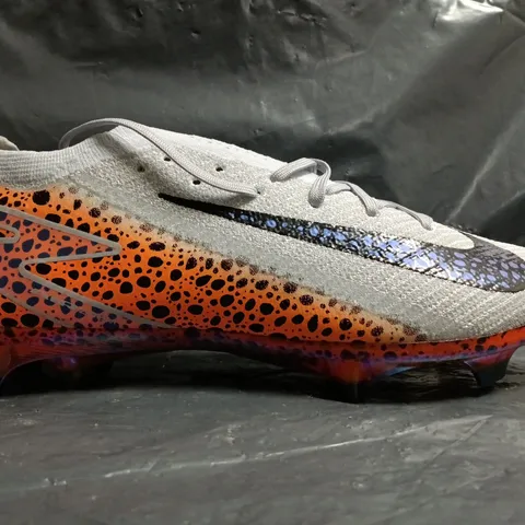 BOXED PAIR OF NIKE MERCURIAL FOOTBALL BOOTS IN GREY/ORANGE/MULTI SIZE UK 7.5