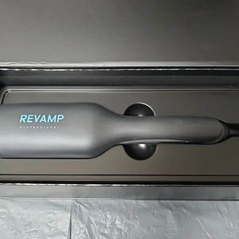 BOXED REVAMP PROGLOSS 2 IN 1 BEACH AND VOLUME WAVER WV-3000