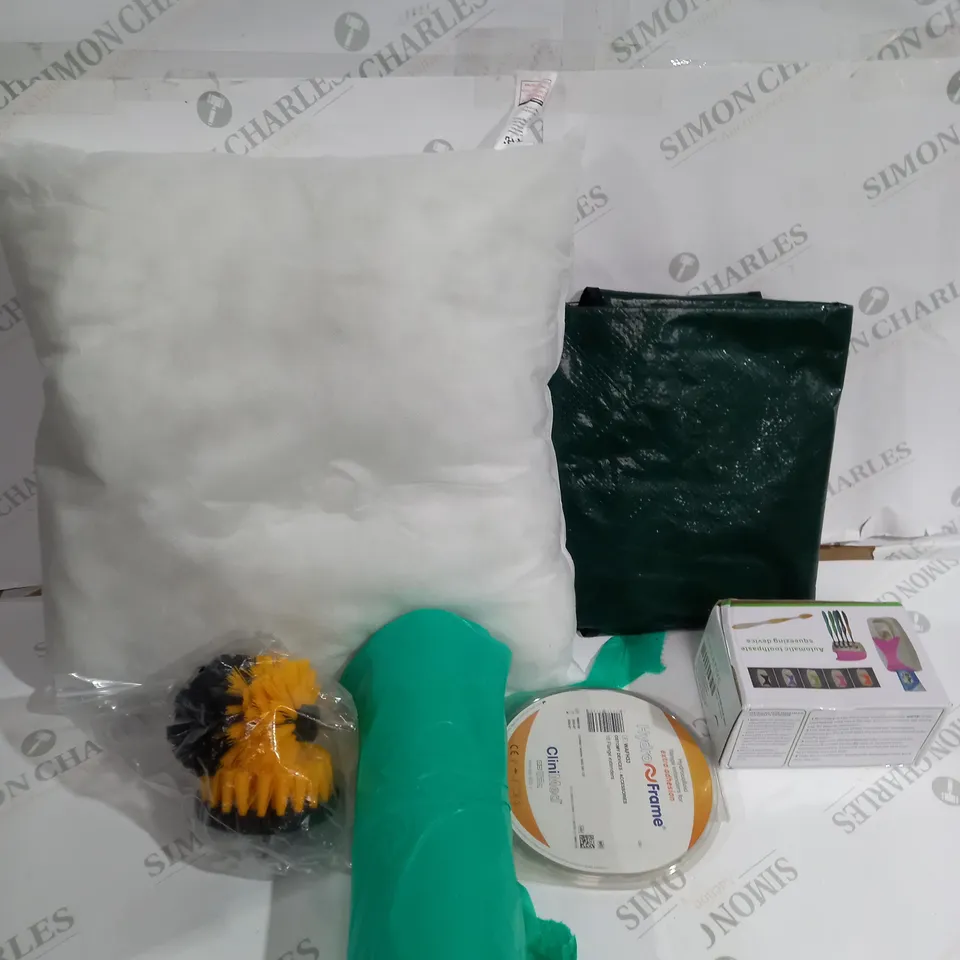 LARGE BOX OF ASSORTED HOUSEHOLD ITEMS TO INCLUDE RUBBISH BAGS, PILLOWS AND TOOTHBRUSH HOLDER