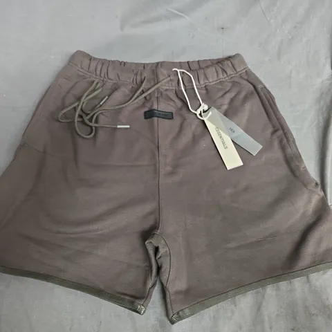 ESSENTIALS FEAR OF GOD GREEN SHORTS - L