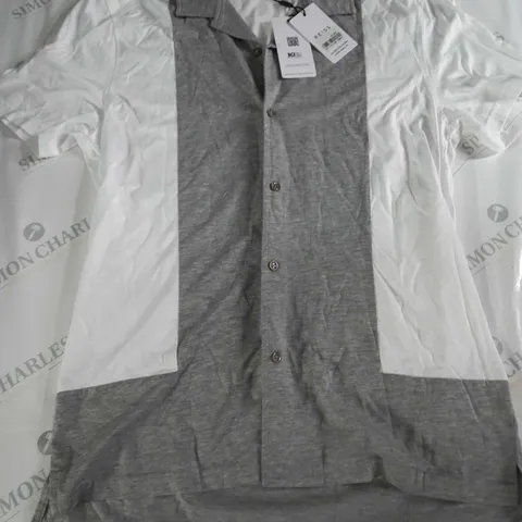 REISS BUTTON THROUGH POLO SHIRT IN GREY/WHTE - L