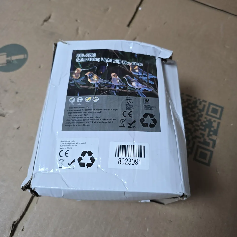 BOX OF APPROXIMATELY 12 ASSORTED ITEMS INCLUDING SOLAR STRING LIGHTS WITH BIRDS AND WOBBLE BALANCE BOARD 