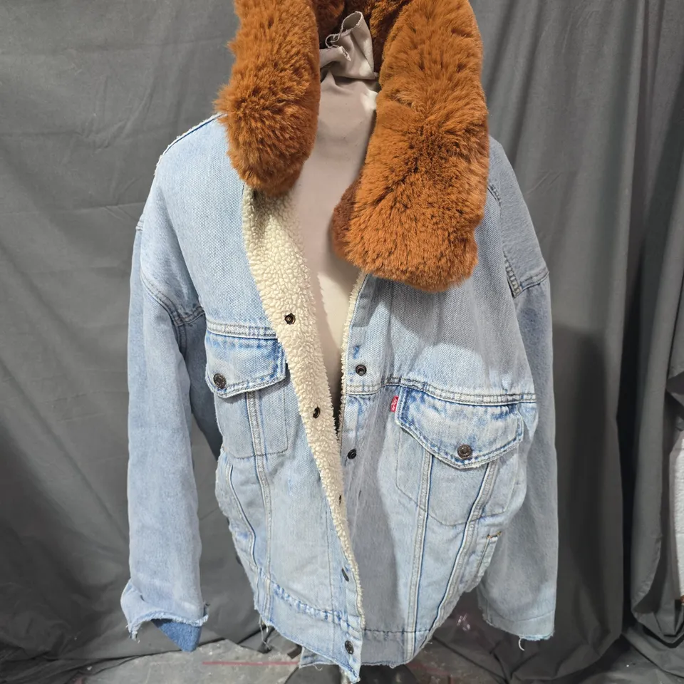 LEVIS SOFT LINED DENIM JACKET IN BLUE/ORANGE - MEDIUM