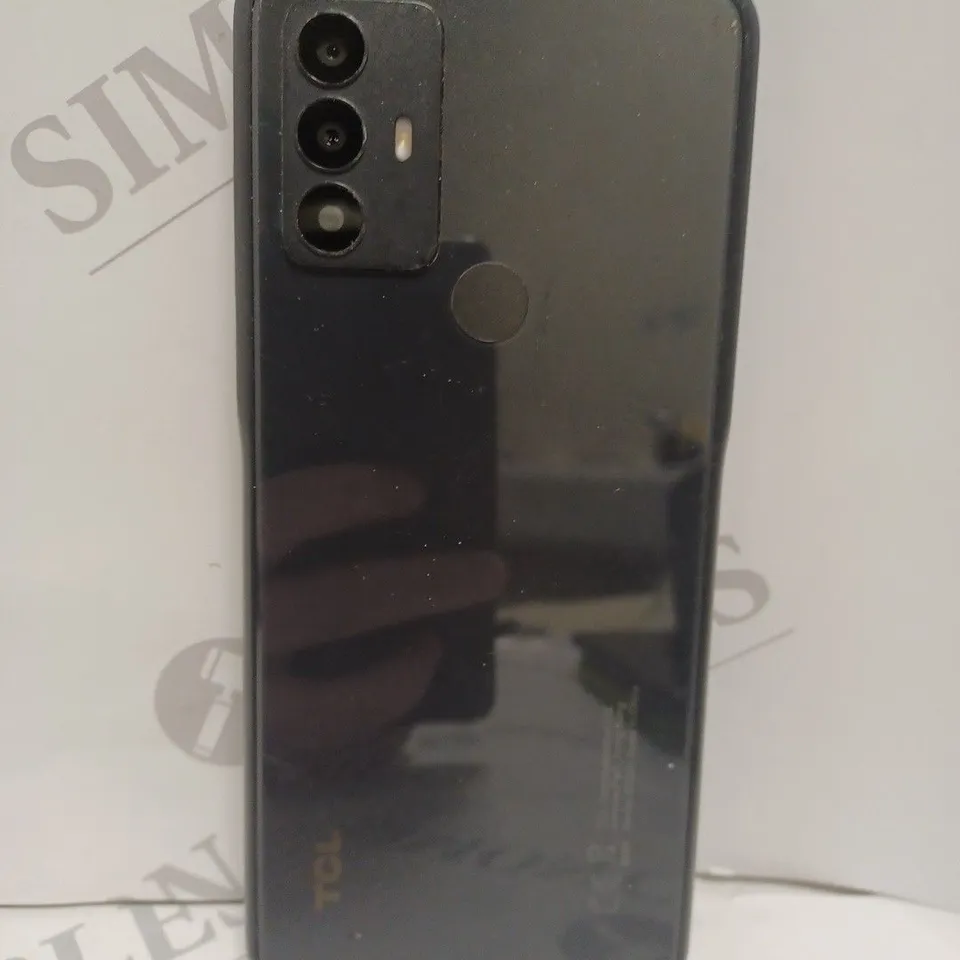 TCL 306 SMARTPHONE 