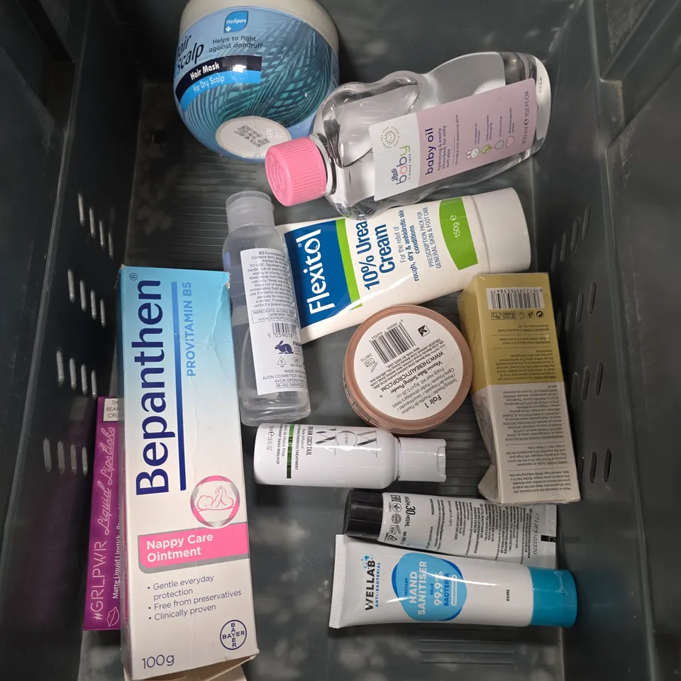 APPROXIMATEY 20 ASSORTED HEALTH AND BEAUTY PRODUCTS TO INCLUDE - GIVE ME BLOND SHOT - LEE STAFFORD PURPLE SHAMPOO - ELF LIP STAIN - ETC