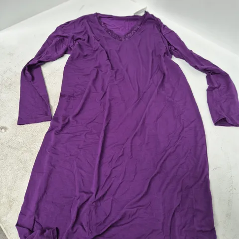 TRIUMPH TIMELESS SENSUALITY NIGHTDRESS – PURPLE, UK 12 (EU 40)