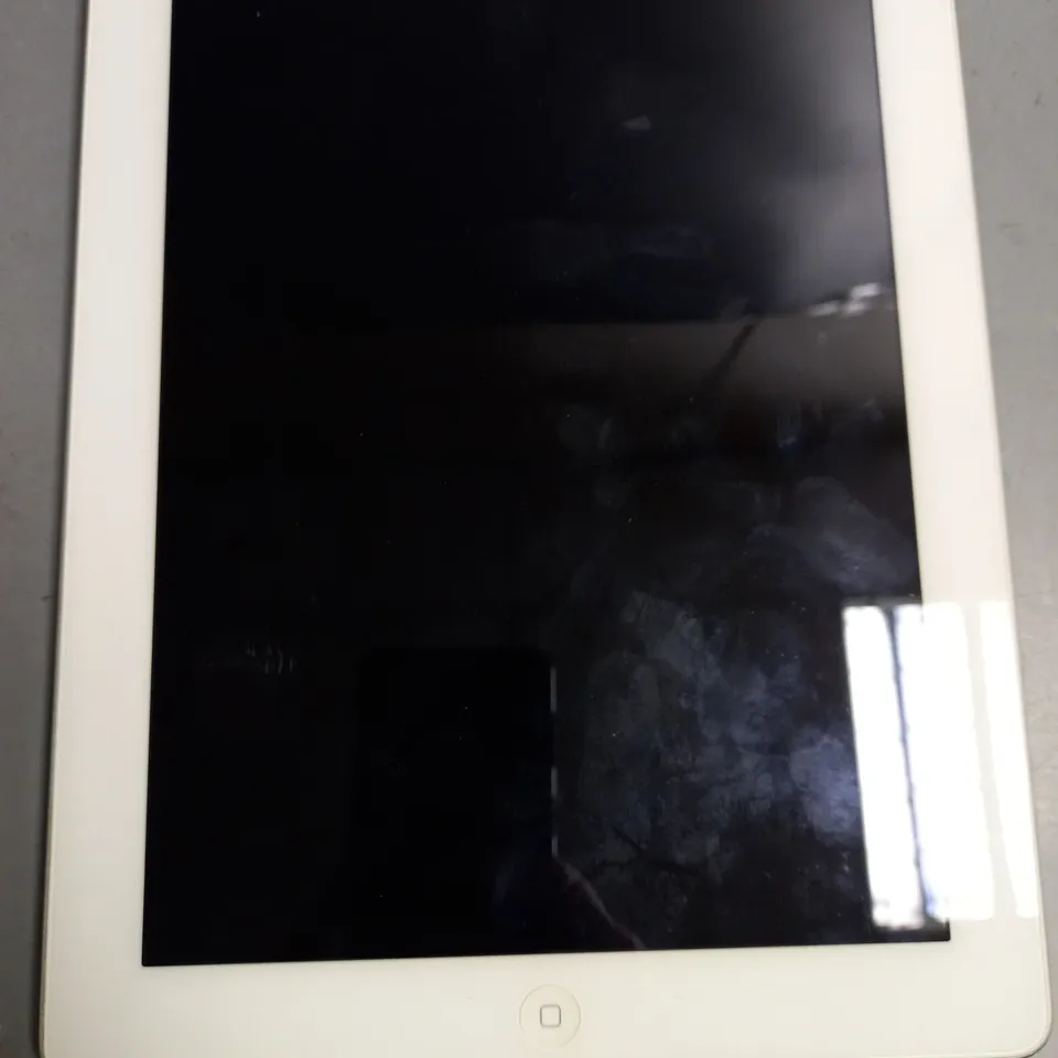UNBOXED APPLE IPAD 4 GREY