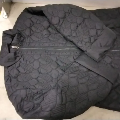 BOX CONTAINING MARLA WAYNE BLACK JACKET SIZE L , 3 PCS