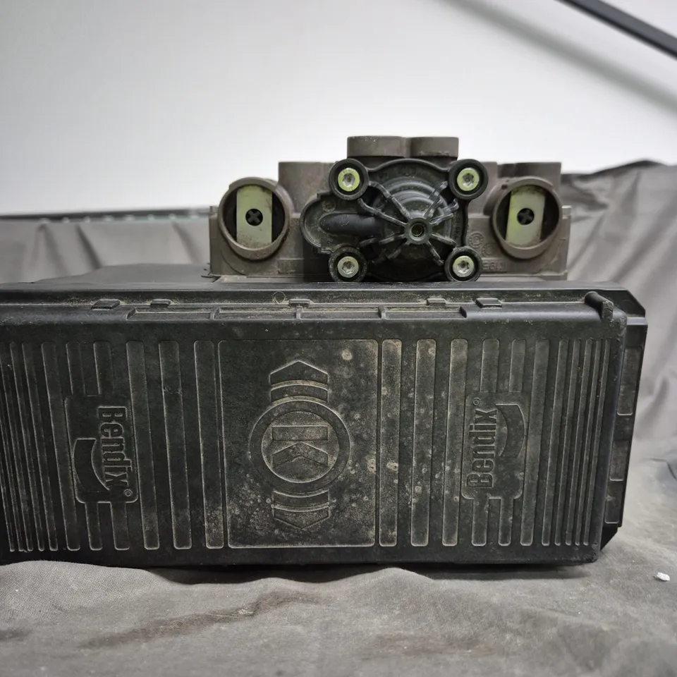 BENDIX ABS PUMP MODULE – VEHICLE PART - MODEL UNSPECIFIED