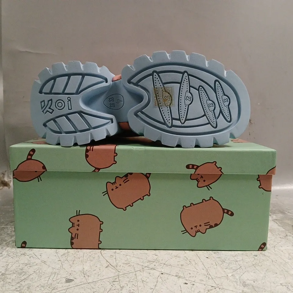 BOXED PAIR OF KOI PUSHEEN DOUGHNUTS PASTEL PATENT BOOTS IN PINK SIZE UK 4