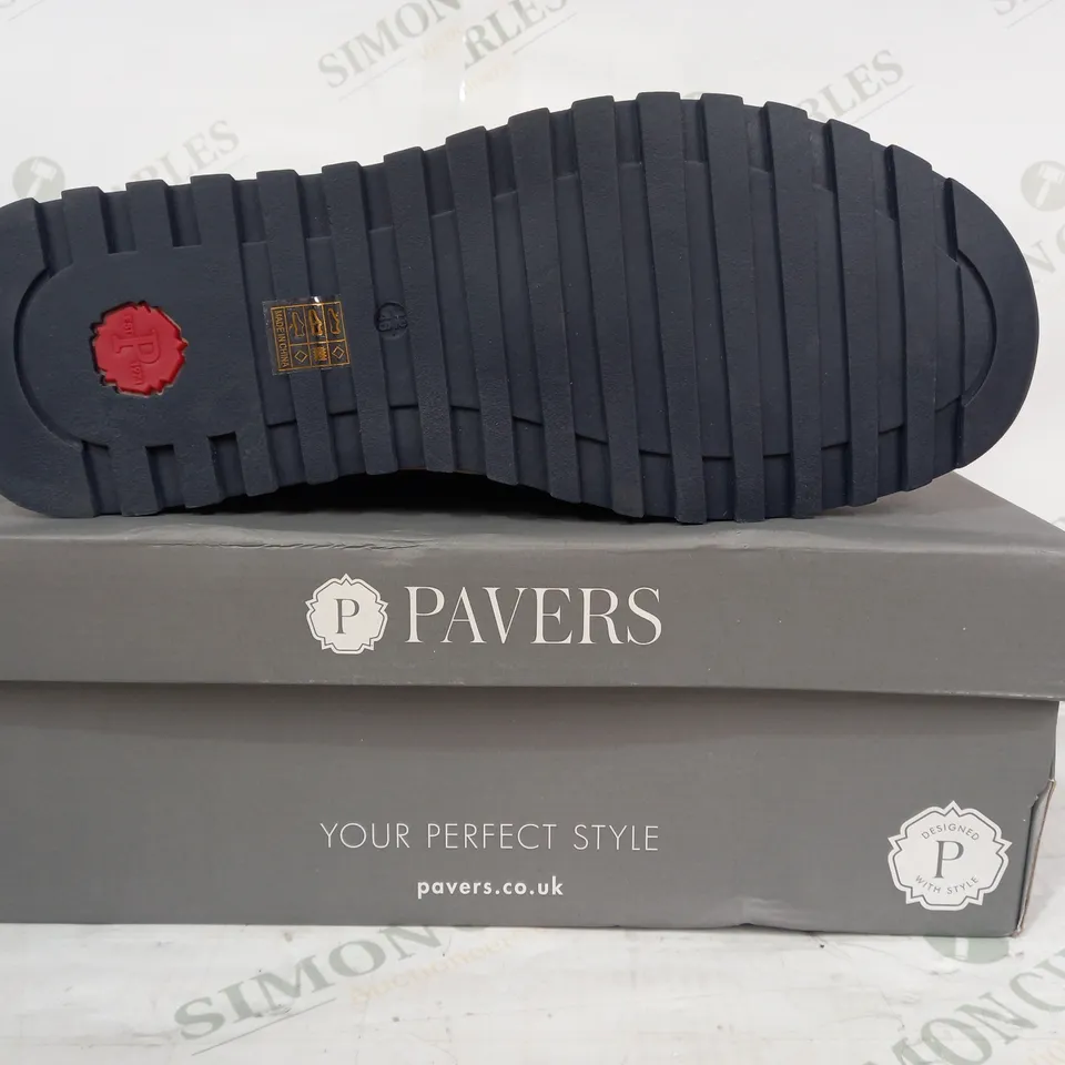 BOXED PAIR OF PAVERS SHOES IN NAVY UK SIZE 12
