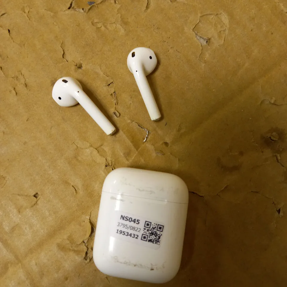 APPLE AIRPODS