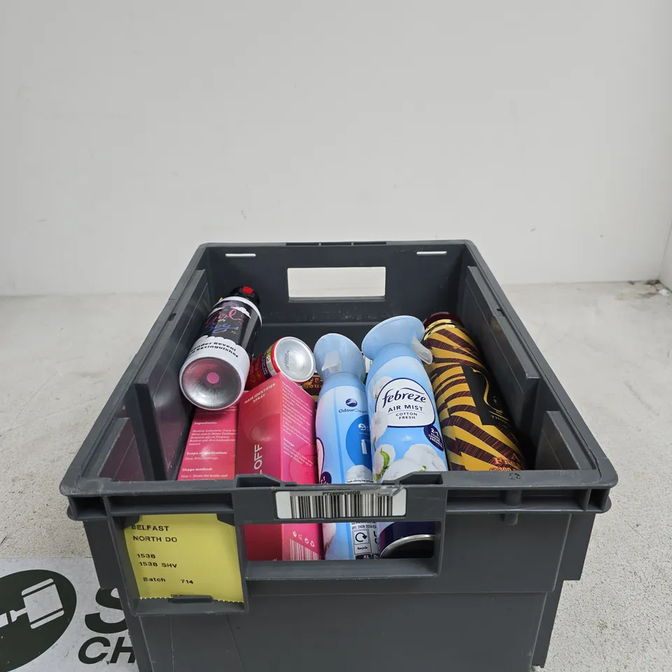 TOTE OF APPROXIMATELY 15 ASSORTED ITEMS TO INCLUDE DETTOL, DEEP HEAT, FEBREZE AIR MIST, GENDER REVEAL FIRE EXTINGUISHER ETC
