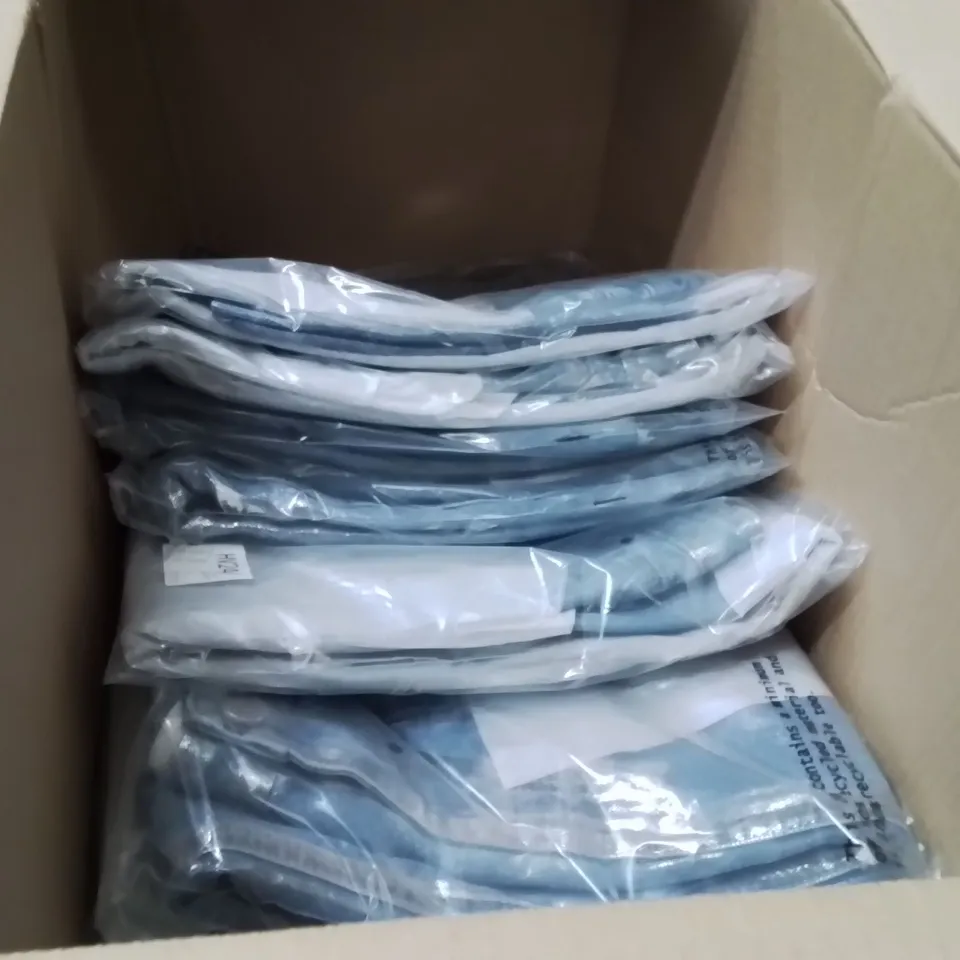 BOXED BRAND NEW APPROXIMATELY 12 JD WILLIAMS METALLIC SKIRT BLUE/SILVER SIZE 22