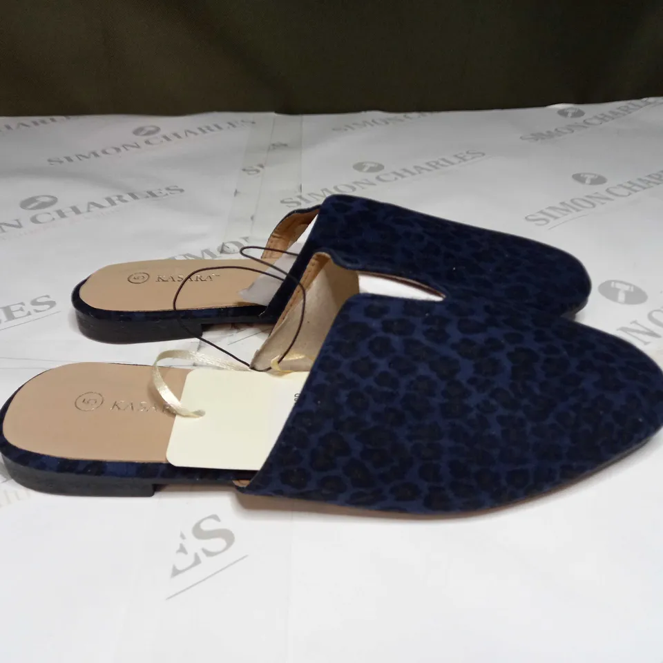 KASARA LEOPARD MULE SHOES SIZE 5