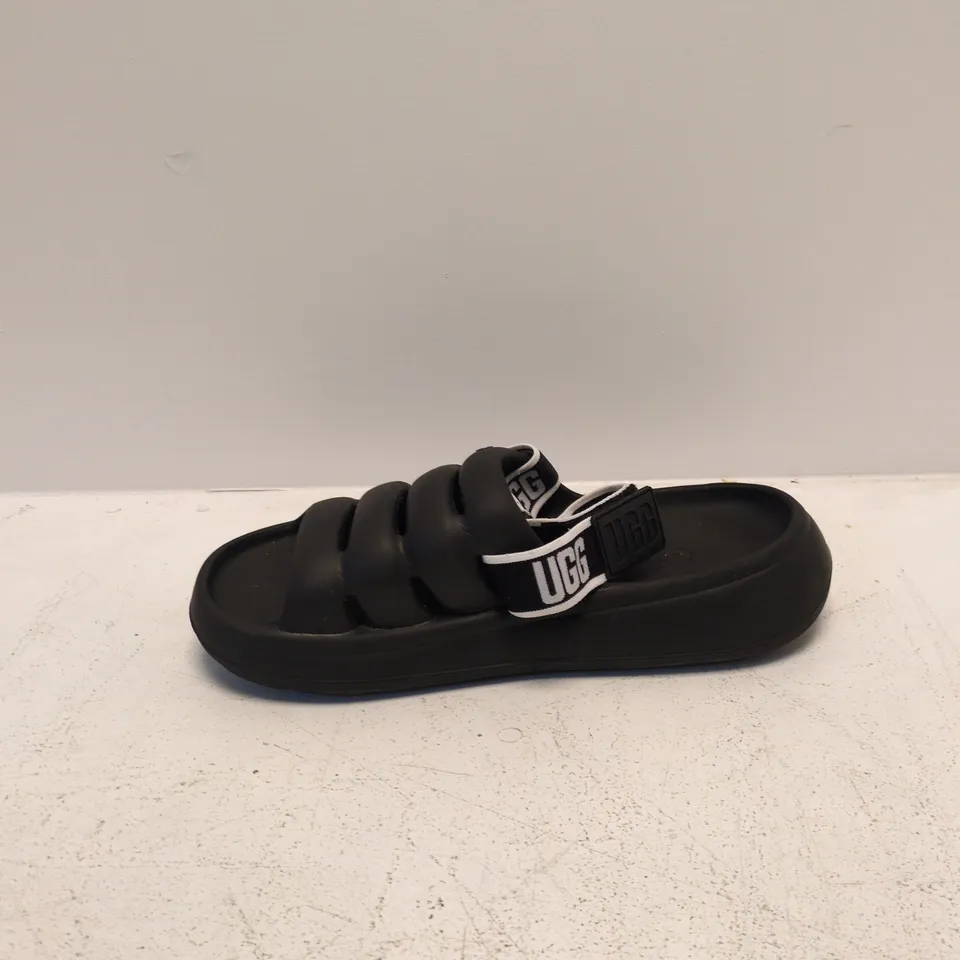 UGG BLACK STRAPPY SANDALS – MEN'S