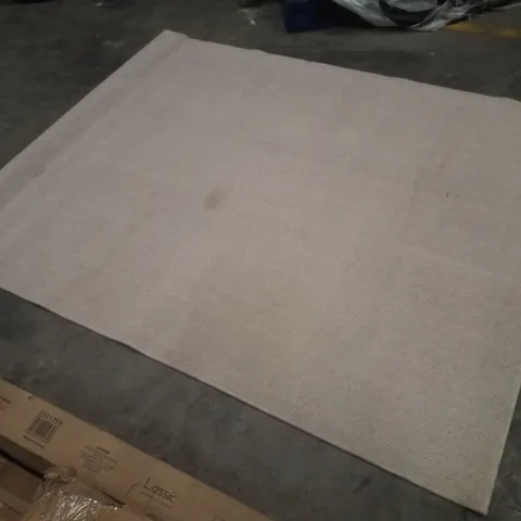 QUALITY DESIGNER AREA RUG APPROXIMATELY 180×220CM