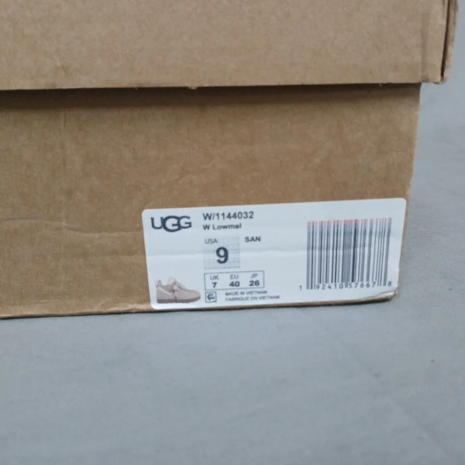 BOXED UGG WOMEN'S BEIGE SHEARLING BOOTS – UK 7