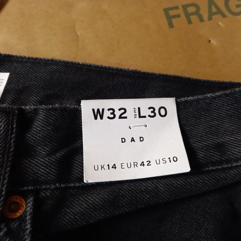 TOPSHOP DAD JEANS - BLACK SIZE W32 L30
