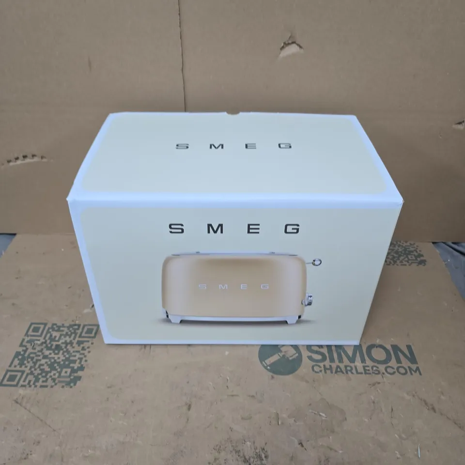 BOXED SMEG 50'S RETRO TSF01CHMUK 2-SLICE TOASTER - MATT CHAMPAGNE