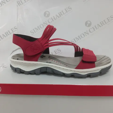 REIKER AITISTRESS VELCRO SANDALS IN RED - SIZE 7 1/2