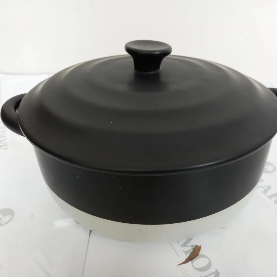 BUNDLEBERRY BY AMANDA HOLDEN LARGE CERAMIC CASSEROLE DISH