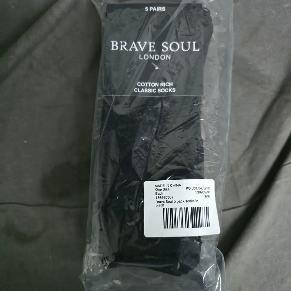 BAGGED BRAVE SOUL 5 PACK OF COTTON RICH SOCKS IN BLACK - ONE SIZE