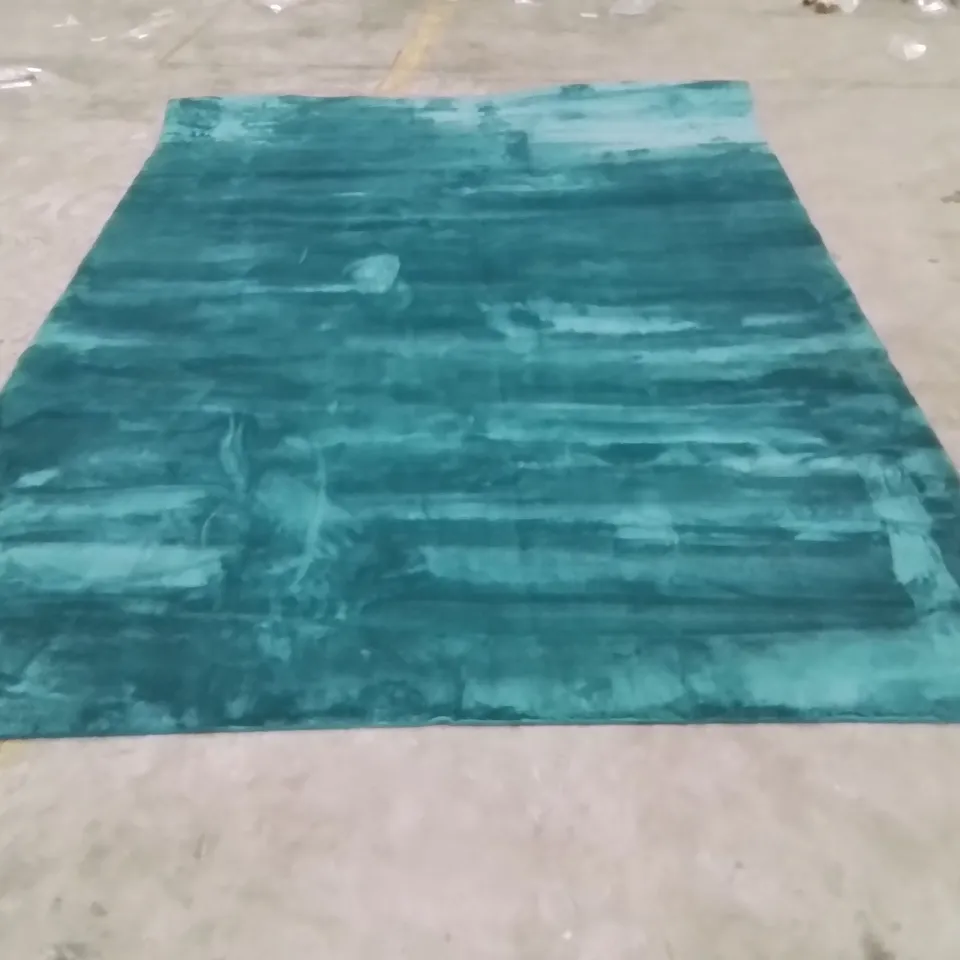 QUALITY DESIGNER AREA RUG - APPROXIMATELY 302x200