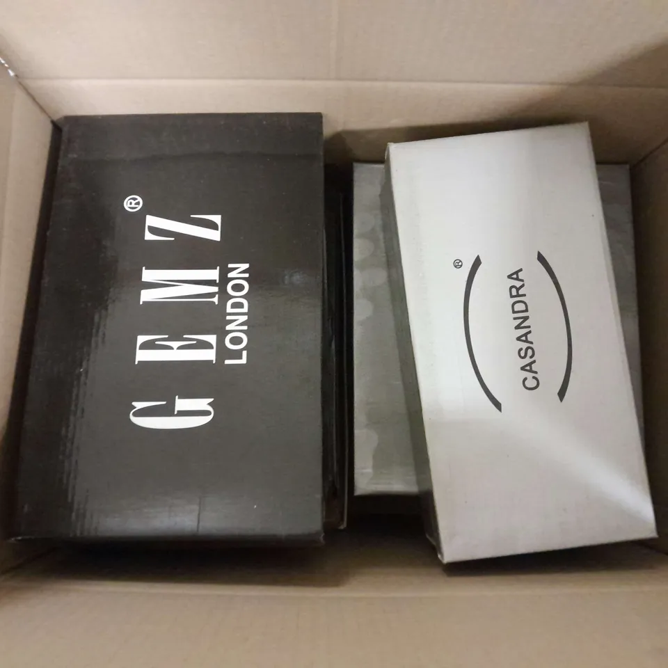 APPROXIMATELY 6 ASSORTED BOXED PAIRS OF SHOES IN VARIOUS SIZES TO INCLUDE CASANDRA AND GEMZ, ETC