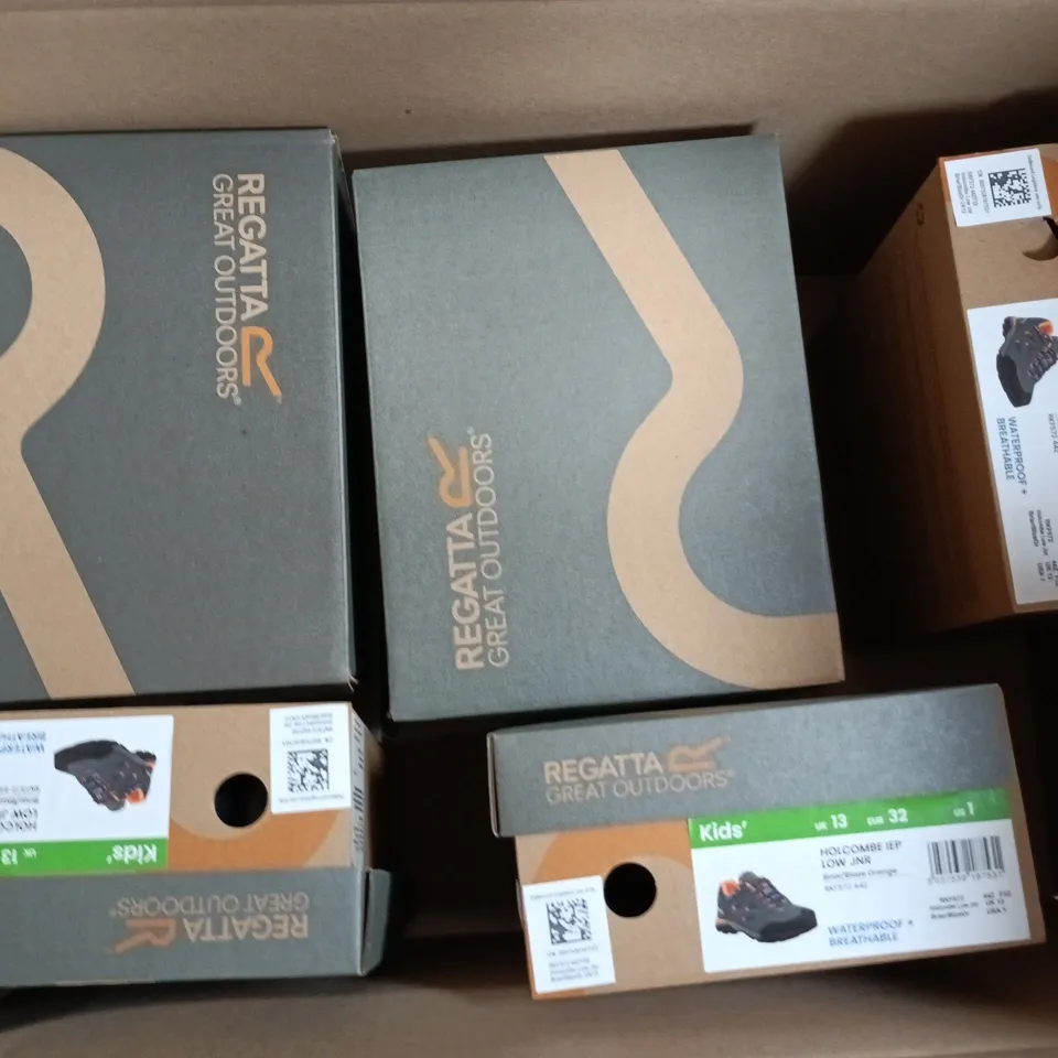7 BOXED BRAND NEW PAIRS OF REGATTA KIDS SHOES IN VARIOUS SIZES & STYLES TO INCLUDE HOLCOMBE IEP LOW JNR IN BRIAR/BLAZE ORANGE & BLACK/GRANITE