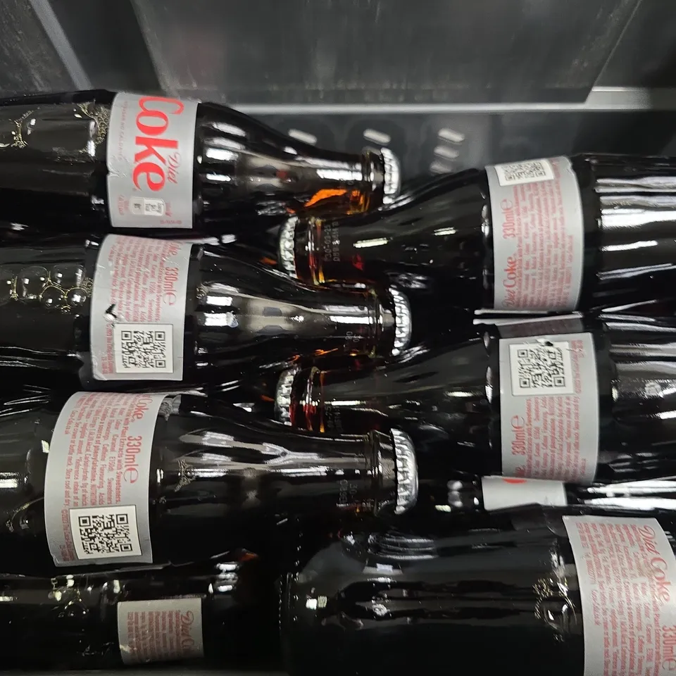 TOTE OF APPROXIMATELY 18 GLASS BOTTLE DIET COKE 