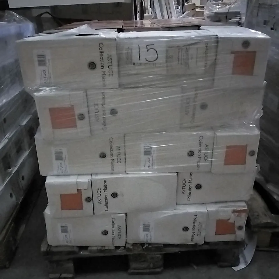 PALLET OF 90 PACKS OF 44 BRAND NEW ORANGE ASTUCE COLLECTION MAISON TILES- EACH PACK COVERS APPROXIMATELY 1M² (TOTAL APPROX. 90 Sq.Metres)