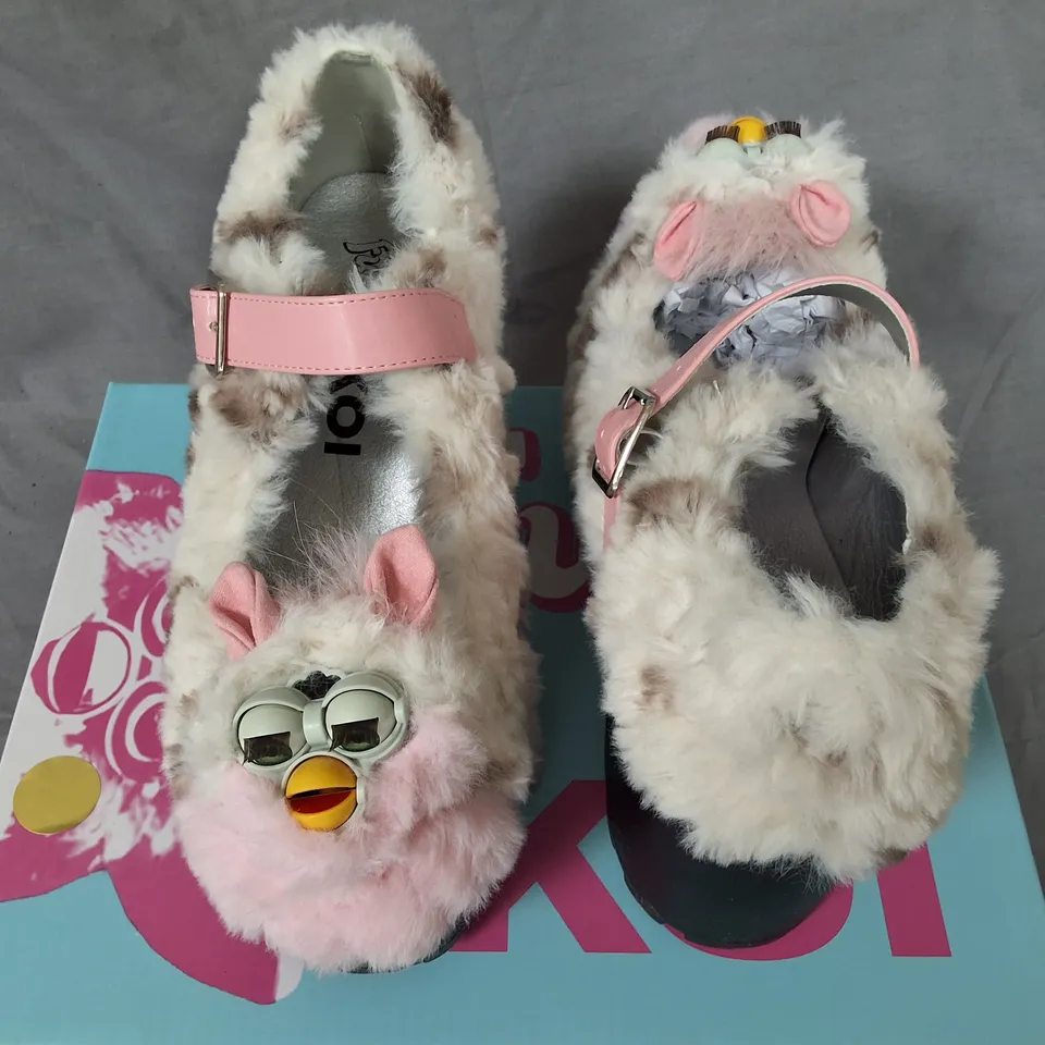 BOXED KOI FURBY TIRA CHURCH MOUSE EDITION SHOES - UK 6