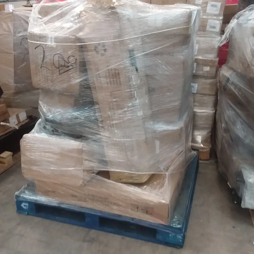 PALLET OF ASSORTED ITEMS INCLUDING GREEN PVC COATED WIRE MESH NETTING, BAR STOOL, HNNHOME BAR STOOL, INOFIA