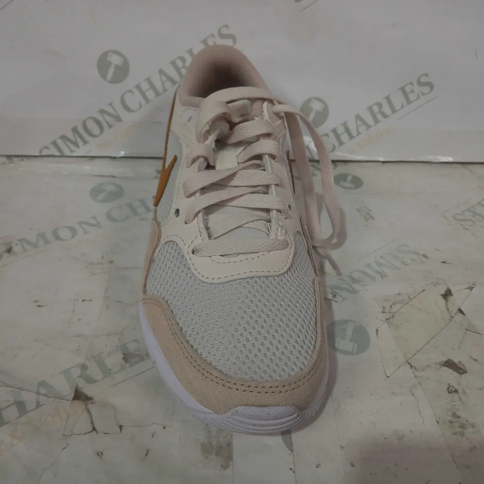 BOXED PAIR OF NIKE AIR TRAINERS BEIGE/GOLD COLOUR UK SIZE 4.5