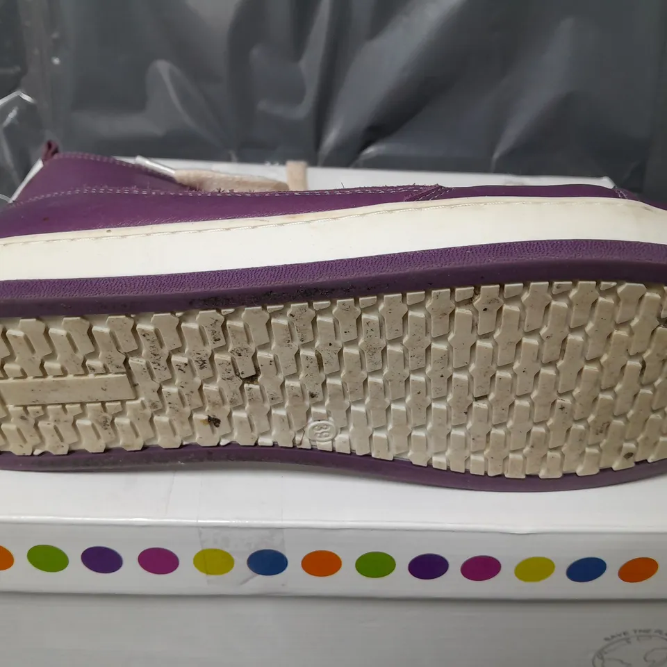 BOXED ADESSO LEATHER HIGH TOP TRAINERS IN PURPLE - SIZE 39